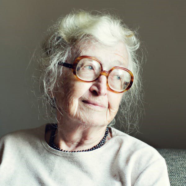 Headshot of Elizabeth Kridl Valkenier.